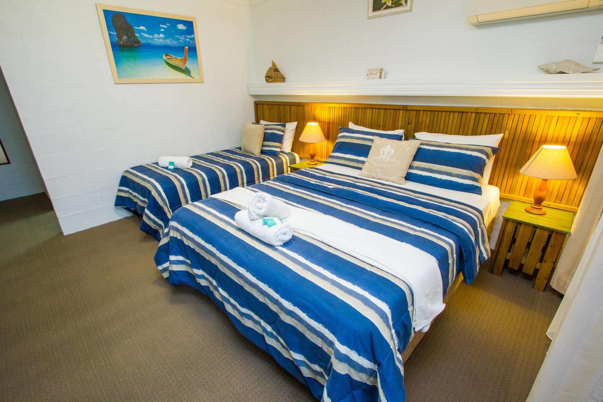 Boyne Island Motel And Villas Экстерьер фото